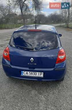 Хэтчбек Renault Clio 2008 в 