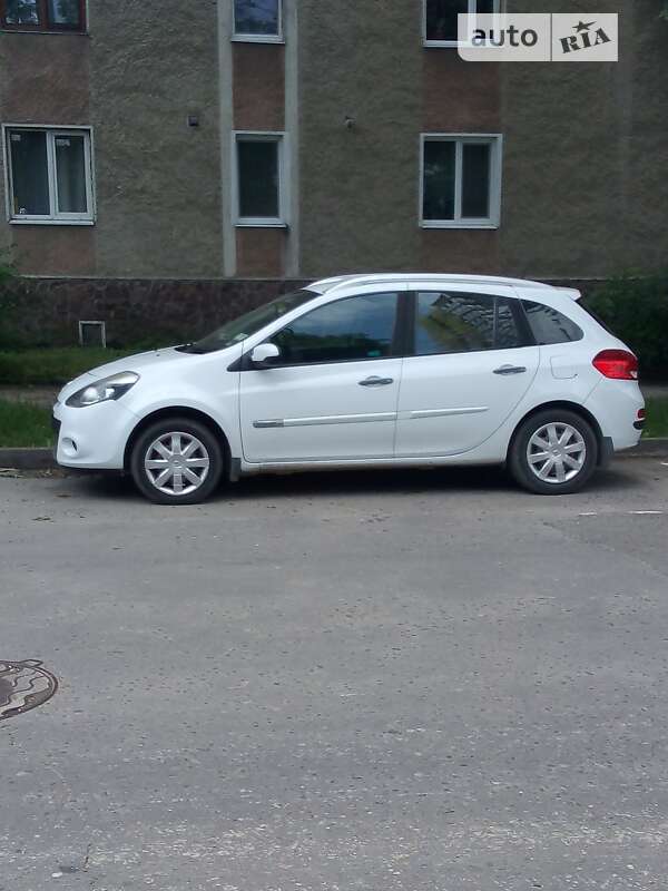 Универсал Renault Clio 2011 в Ивано-Франковске