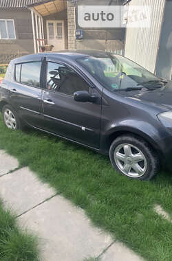 Хэтчбек Renault Clio 2007 в Хотине