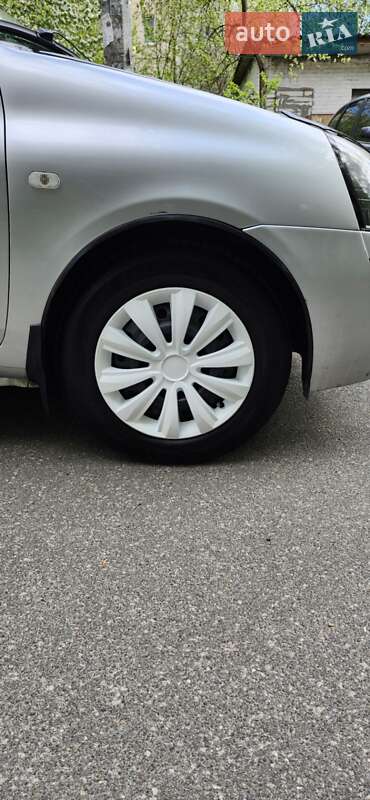 Седан Renault Clio 2005 в Киеве фото 36 Седан Renault Clio 2005 в Киеве