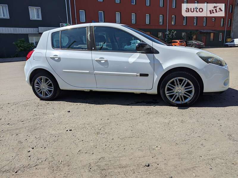 Хетчбек Renault Clio 2010 в Рівному фото 4 Хетчбек Renault Clio 2010 в Рівному