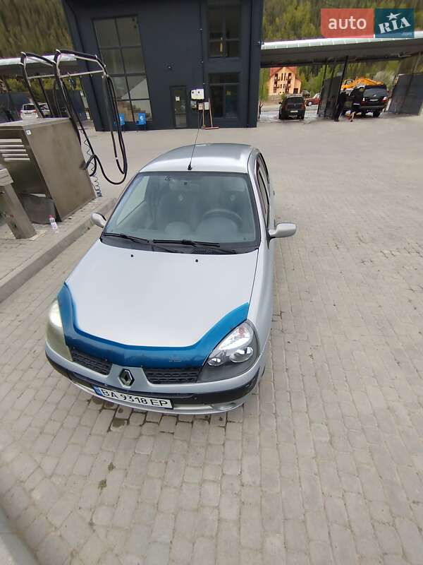 Седан Renault Clio 2006 в Полянице
