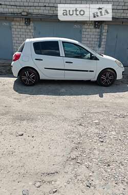 Хэтчбек Renault Clio 2007 в Киеве