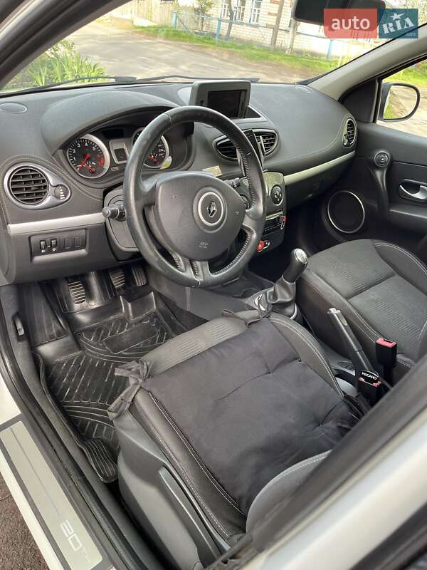 Универсал Renault Clio 2011 в Глухове