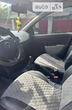 Хэтчбек Renault Clio 2009 в Звягеле