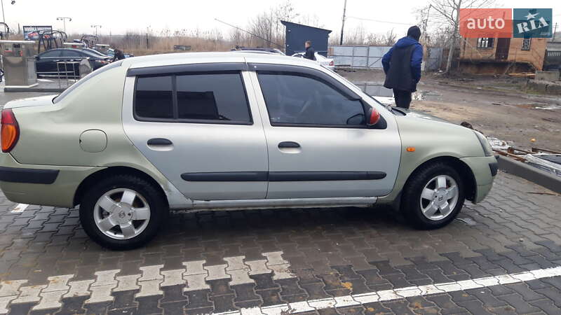 Хэтчбек Renault Clio 2003 в Ильинцах