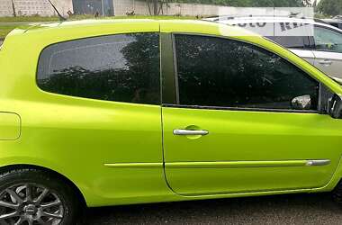 Хэтчбек Renault Clio 2009 в 
