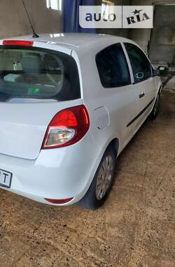 Хэтчбек Renault Clio 2009 в 