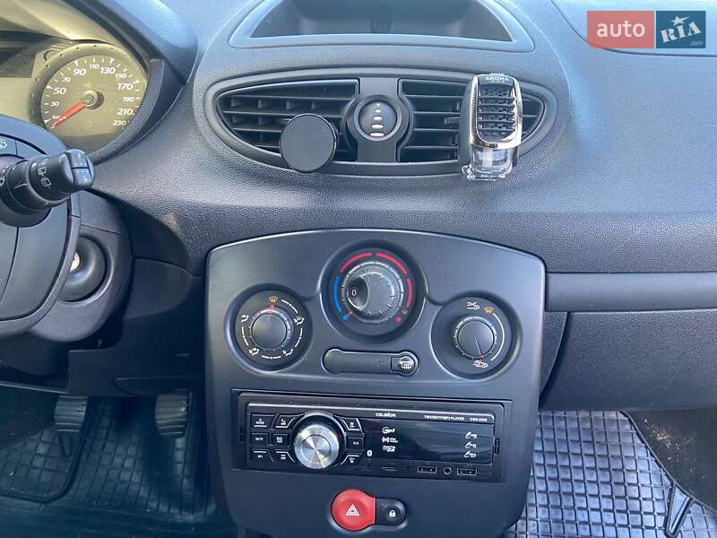 Хэтчбек Renault Clio 2010 в Львове фото 13 Хэтчбек Renault Clio 2010 в Львове