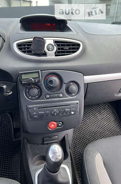 Универсал Renault Clio 2011 в 