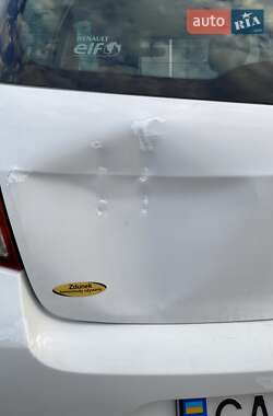 Хэтчбек Renault Clio 2010 в 