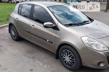 Хетчбек Renault Clio 2010 в Чернігові