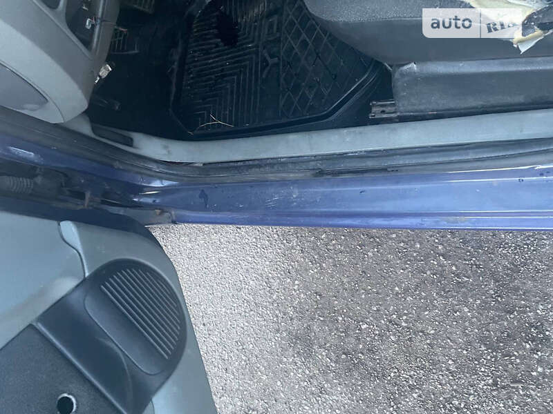 Седан Renault Clio 2005 в Киеве