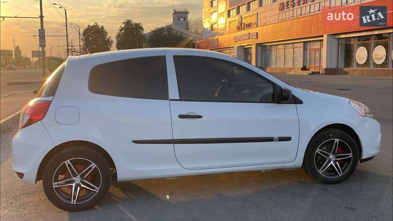 Хэтчбек Renault Clio 2011 в Харькове