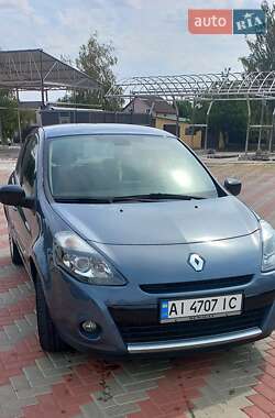Хэтчбек Renault Clio 2010 в 