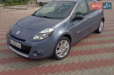 Хэтчбек Renault Clio 2010 в 