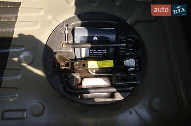 Хэтчбек Renault Clio 2010 в 