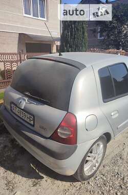 Хетчбек Renault Clio 2001 в 