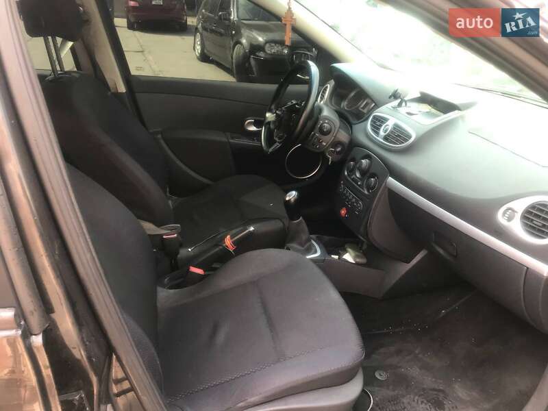Хэтчбек Renault Clio 2009 в Запорожье