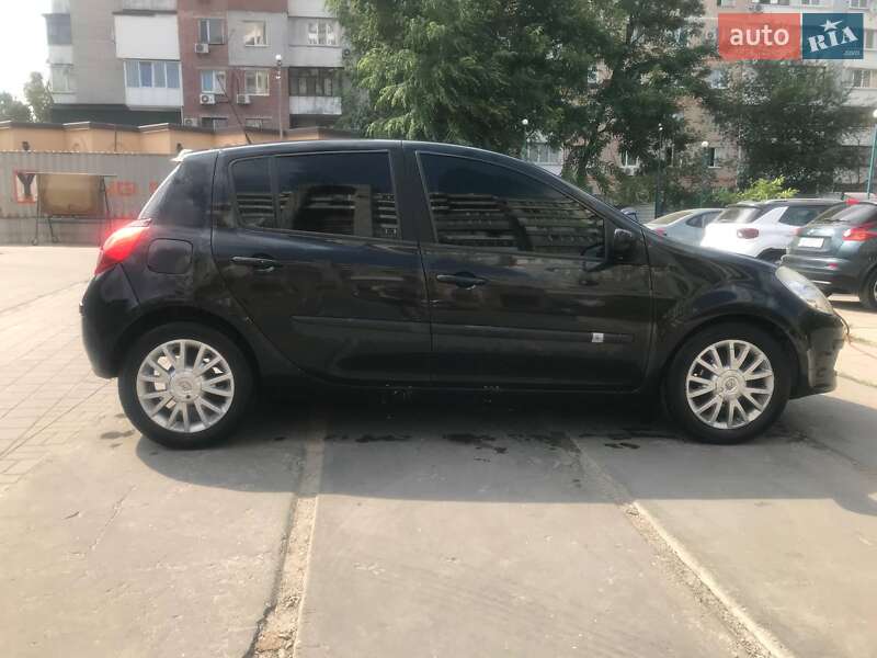 Хэтчбек Renault Clio 2009 в Запорожье