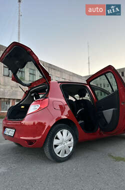 Хэтчбек Renault Clio 2009 в 