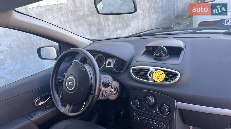 Хэтчбек Renault Clio 2006 в Бершади