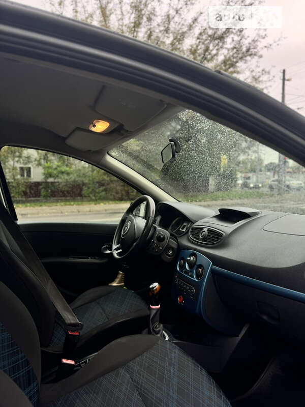 Хэтчбек Renault Clio 2008 в Львове