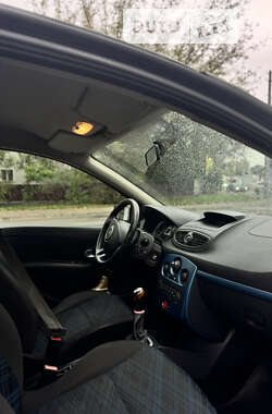 Хэтчбек Renault Clio 2008 в 