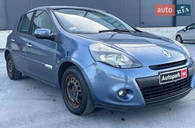 Хэтчбек Renault Clio 2011 в 