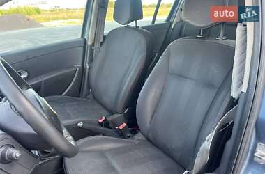 Хэтчбек Renault Clio 2011 в 