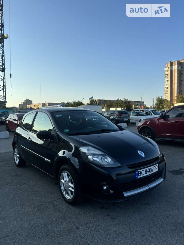 Хэтчбек Renault Clio 2011 в Львове