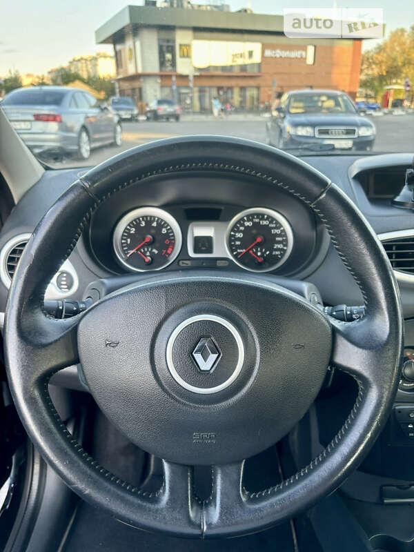 Хэтчбек Renault Clio 2011 в Львове