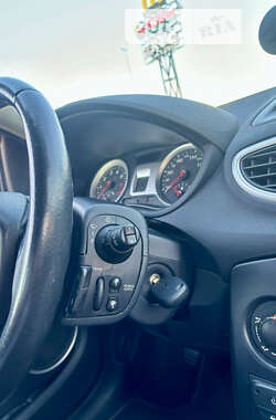 Хэтчбек Renault Clio 2011 в Львове