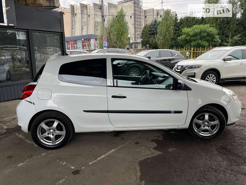Хэтчбек Renault Clio 2013 в Львове