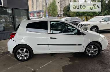 Хэтчбек Renault Clio 2013 в 