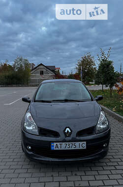 Хэтчбек Renault Clio 2006 в Коломые