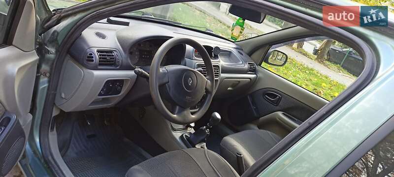 Седан Renault Clio 2005 в Тернополе