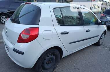 Хэтчбек Renault Clio 2005 в Луцке