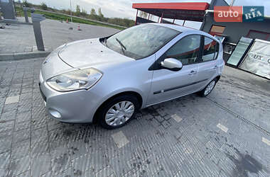 Хэтчбек Renault Clio 2009 в 