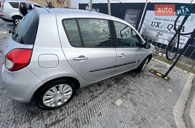 Хэтчбек Renault Clio 2009 в 