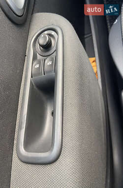 Хэтчбек Renault Clio 2009 в 