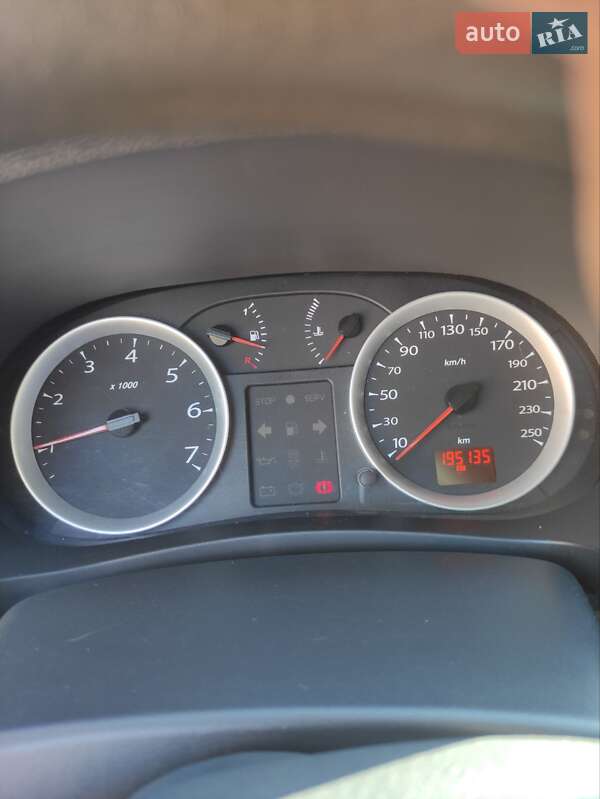 Седан Renault Clio 2011 в Херсоне