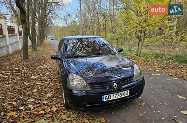 Хэтчбек Renault Clio 2004 в 