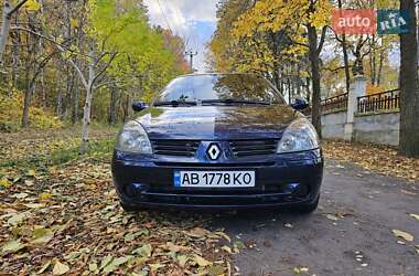 Хэтчбек Renault Clio 2004 в 