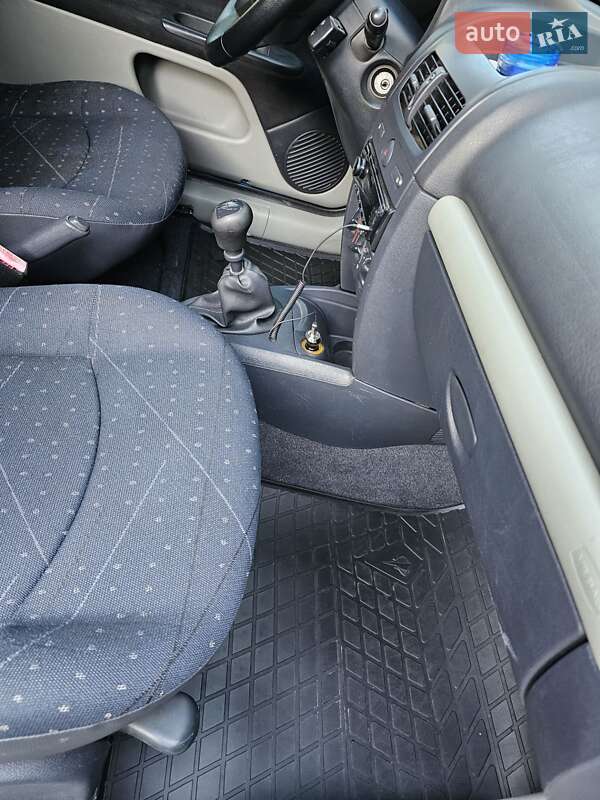 Хэтчбек Renault Clio 2004 в Виннице