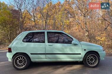 Хэтчбек Renault Clio 1992 в Песочине