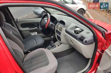 Седан Renault Clio 2006 в Киеве