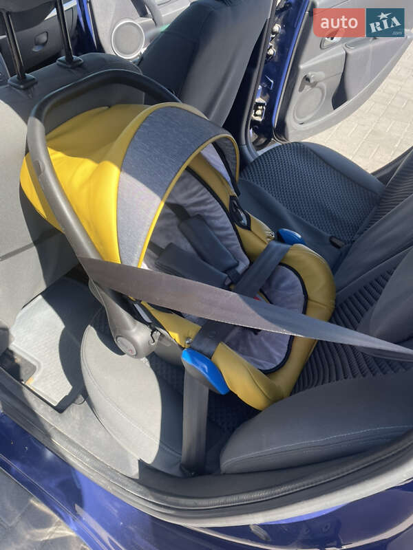 Универсал Renault Clio 2009 в Киеве