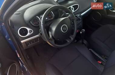 Хэтчбек Renault Clio 2007 в 