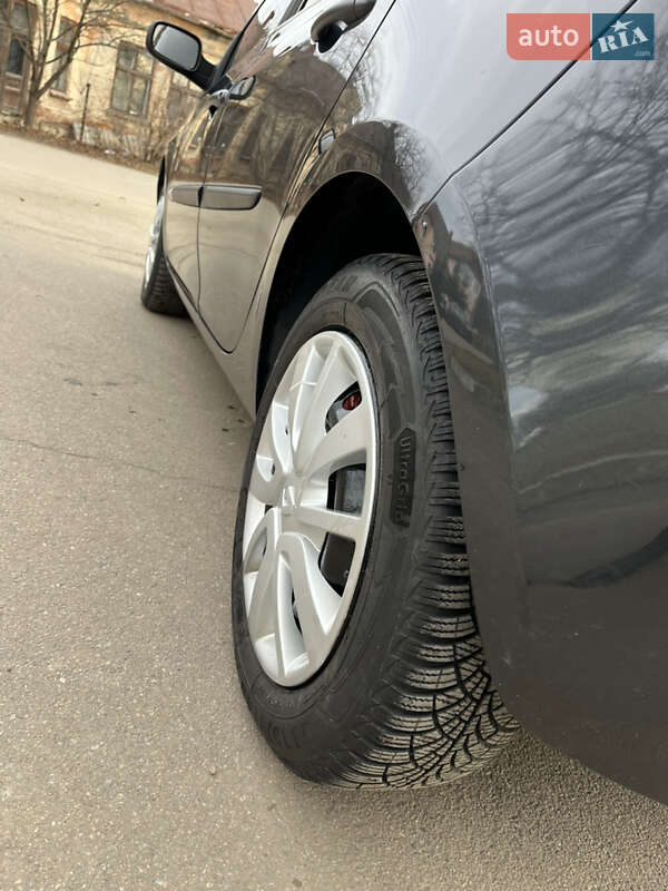 Хэтчбек Renault Clio 2006 в Калуше